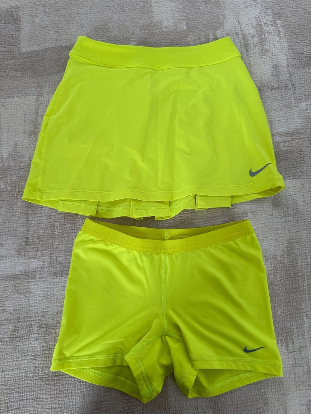 Nike Women’s Neon Yellow Golf Skort